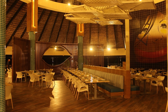 Imagen del bar/restaurante del Hotel Royalton Chic Punta Cana, An Autograph Collection All-inclusive Resort and Casino – Adults Only. Foto 4