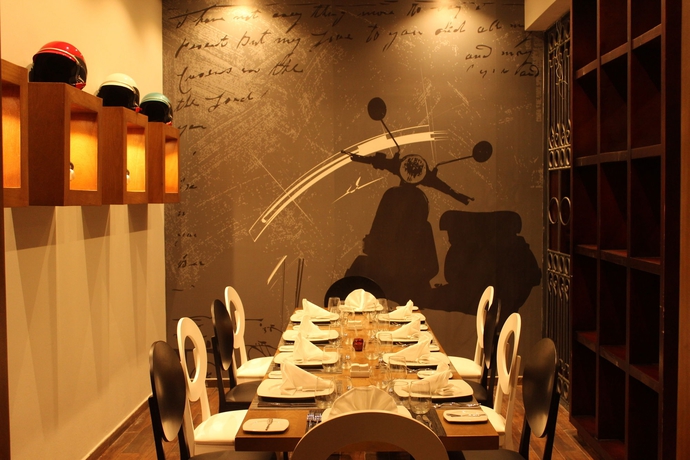 Imagen del bar/restaurante del Hotel Royalton Chic Punta Cana, An Autograph Collection All-inclusive Resort and Casino – Adults Only. Foto 8