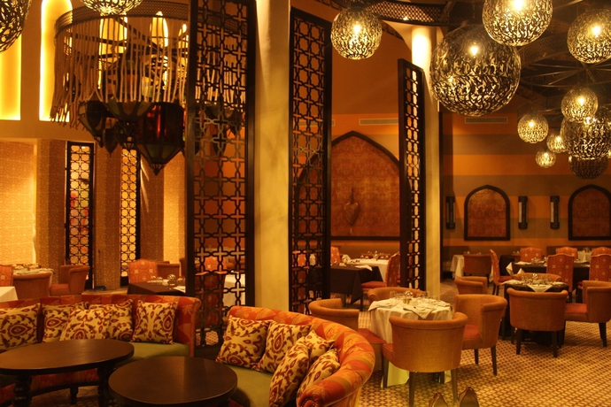 Imagen del bar/restaurante del Hotel Royalton Chic Punta Cana, An Autograph Collection All-inclusive Resort and Casino – Adults Only. Foto 10