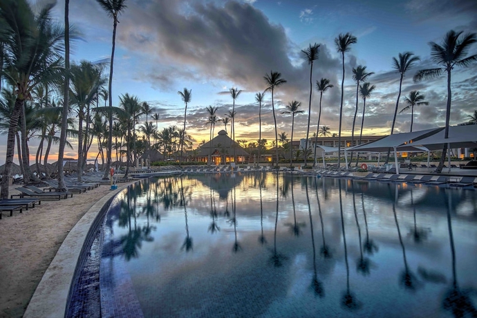 Imagen general del Hotel Royalton Punta Cana Resort and Casino. Foto 1