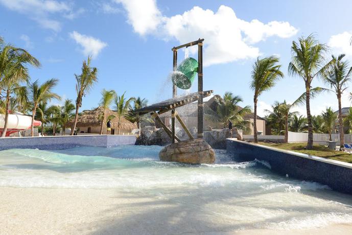 Imagen de la piscina del Hotel Royalton Splash Punta Cana, An Autograph Collection All-inclusive Resort and Casino. Foto 21