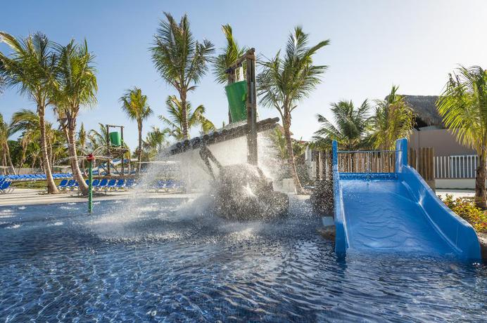 Imagen de la piscina del Hotel Royalton Splash Punta Cana, An Autograph Collection All-inclusive Resort and Casino. Foto 30