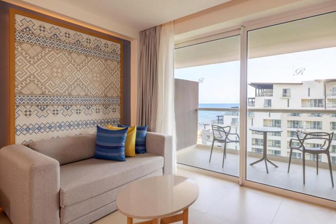 Imagen de la habitación del Hotel Royalton Splash Riviera Cancun, An Autograph Collection All-inclusive Resort. Foto 8