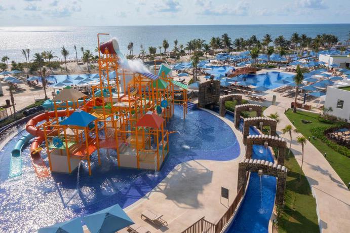 Imagen de la piscina del Hotel Royalton Splash Riviera Cancun, An Autograph Collection All-inclusive Resort. Foto 19