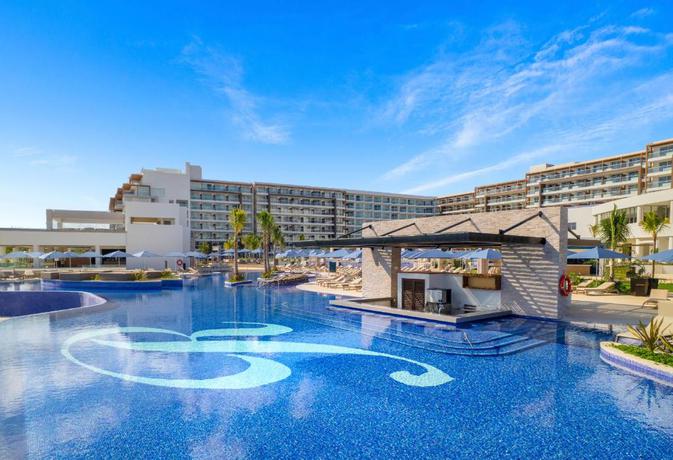 Imagen de la piscina del Hotel Royalton Splash Riviera Cancun, An Autograph Collection All-inclusive Resort. Foto 20