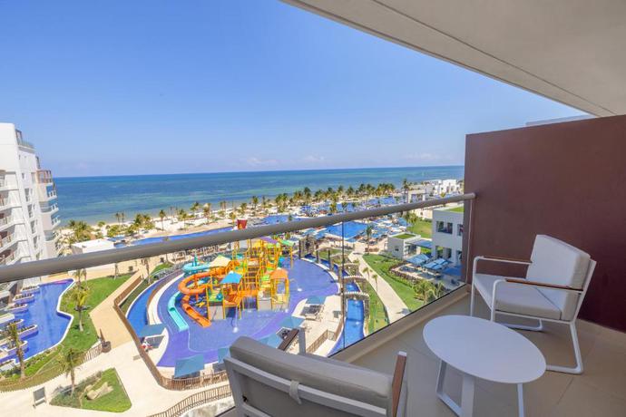 Imagen de la piscina del Hotel Royalton Splash Riviera Cancun, An Autograph Collection All-inclusive Resort. Foto 21