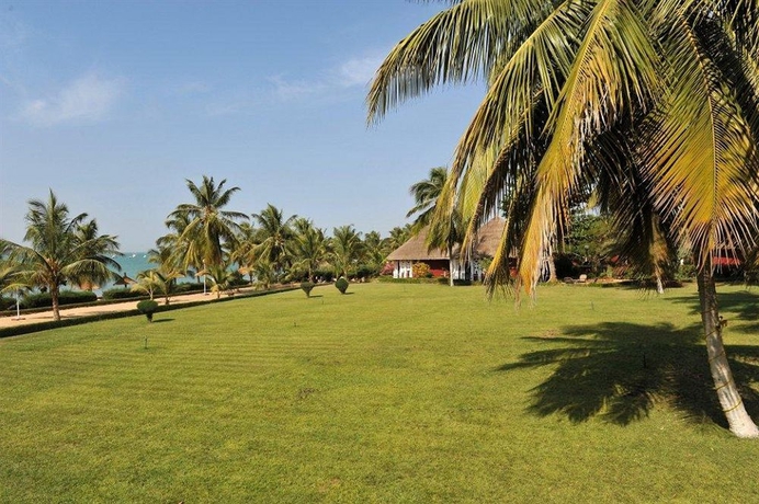 Imagen de los exteriores del Hotel Royam. Foto 3