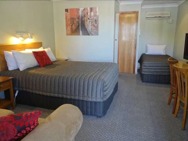 Imagen de la habitación del Hotel Roydons Motor Inn. Foto 26