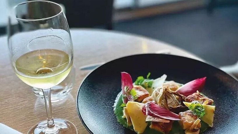 Imagen del bar/restaurante del Hotel Roz Marine Thalasso Resort. Foto 2