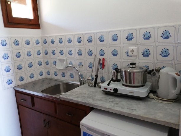 Imagen de la habitación del Hotel Roza Studios. Foto 9