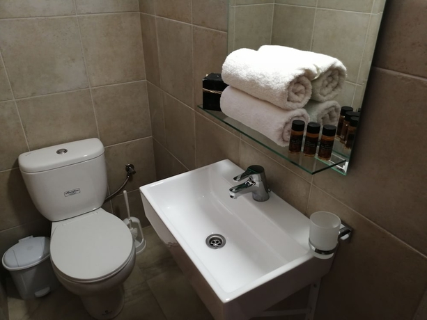Imagen de la habitación del Hotel Roza Studios. Foto 14