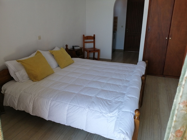 Imagen de la habitación del Hotel Roza Studios. Foto 17
