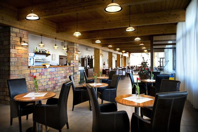 Imagen del bar/restaurante del Hotel Roz&aacute;lka. Foto 2