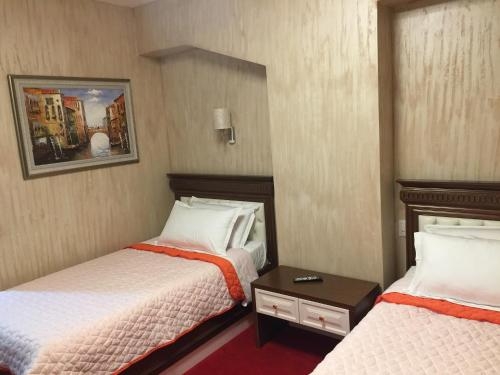 Imagen de la habitación del Hotel Rozafa. Foto 9