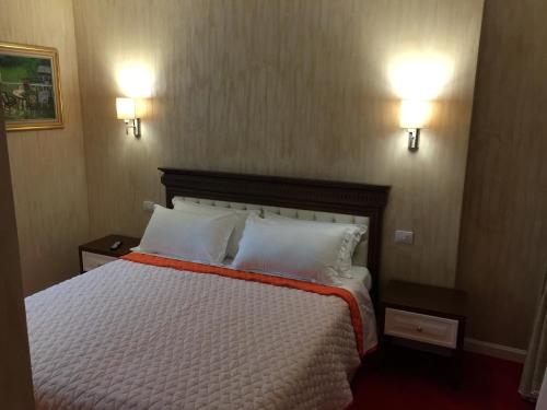 Imagen de la habitación del Hotel Rozafa. Foto 10