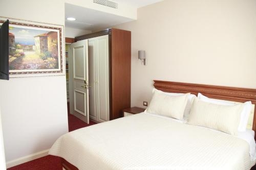 Imagen general del Hotel Rozafa. Foto 2