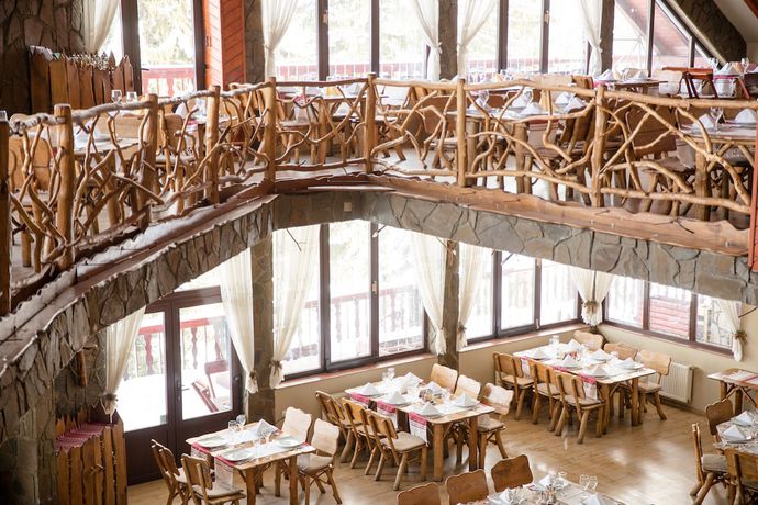 Imagen del bar/restaurante del Hotel Rozmarin, Predeal. Foto 5
