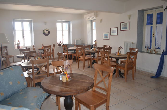 Imagen del bar/restaurante del Hotel Rozos. Foto 3
