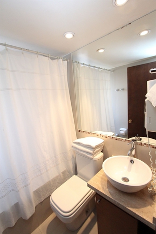 Imagen de la habitación del Hotel Rq Bosque Tobalaba. Foto 4