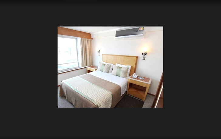 Imagen de la habitación del Hotel Rq Santiago. Foto 10