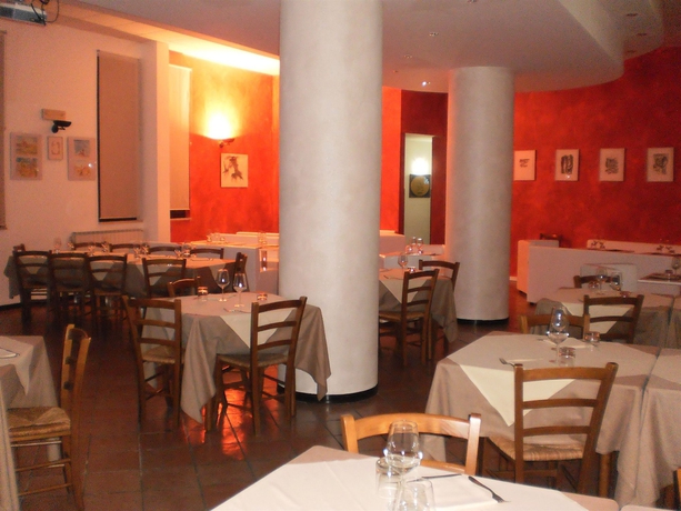 Imagen del bar/restaurante del Hotel Rta Le Corti. Foto 3