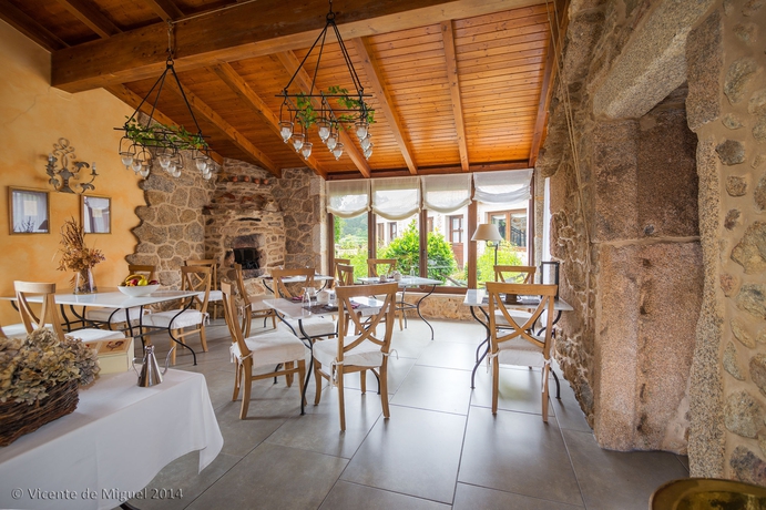 Imagen de los interiores del Hotel R&uacute;stico Lugar Do Cotari&ntilde;o. Foto 14