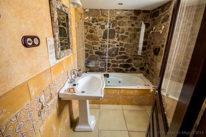 Imagen de la habitación del Hotel R&uacute;stico Lugar Do Cotari&ntilde;o. Foto 4