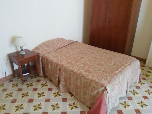 Imagen de la habitación del Hotel Rubens, Catania. Foto 4