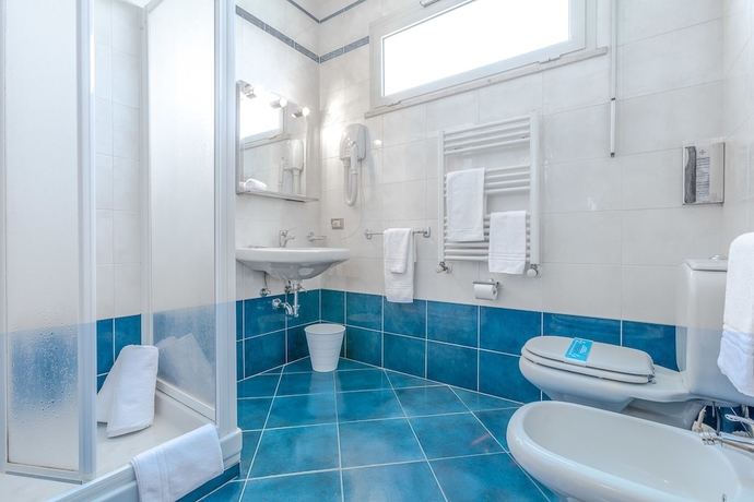 Imagen de la habitación del Hotel Rubens, Montecatini Terme. Foto 15