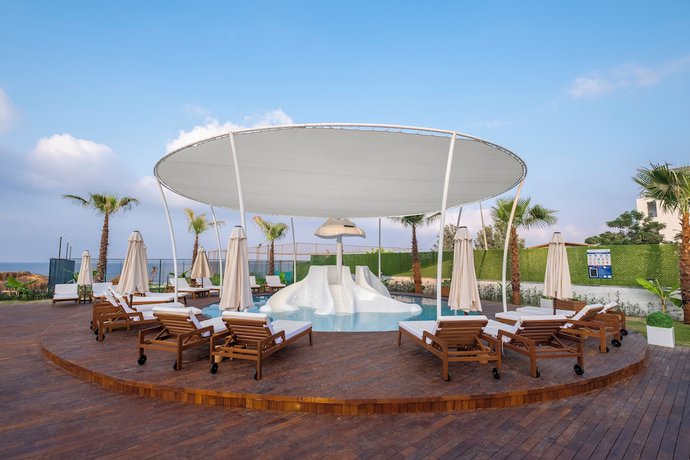 Imagen de la piscina del Hotel Rubi Platinum Sign. Foto 19