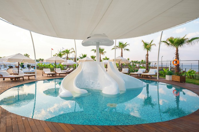 Imagen de la piscina del Hotel Rubi Platinum Sign. Foto 20