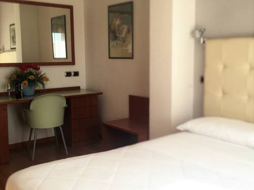 Imagen de la habitación del Hotel Rubicone. Foto 14