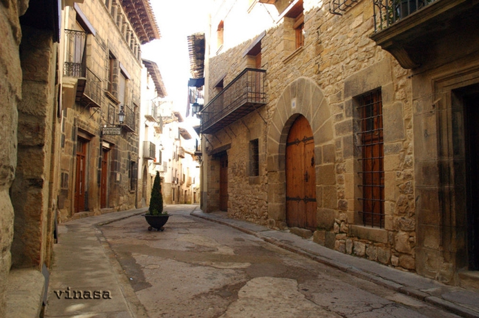 Imagen de los exteriores del Hotel Rubielos. Foto 12