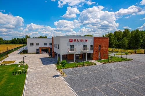 Imagen general del Hotel Rubin, Stary Kiełbów. Foto 1