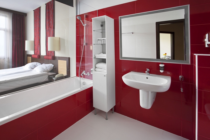 Imagen de la habitación del Hotel Rubin Wellness and Conference. Foto 7