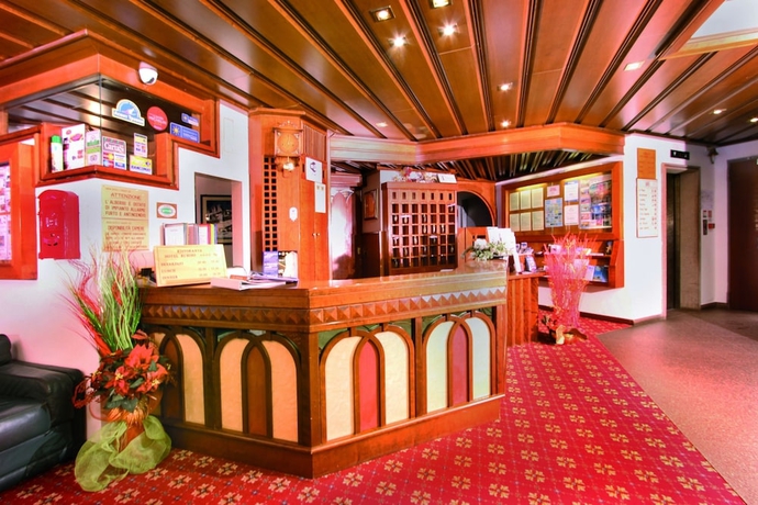 Imagen de los interiores del Hotel Rubino Executive. Foto 9