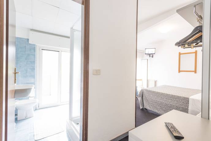 Imagen de la habitación del Hotel Rubino. Foto 12