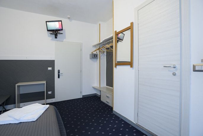 Imagen de la habitación del Hotel Rubino. Foto 13