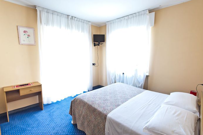 Imagen de la habitación del Hotel Rubino. Foto 15