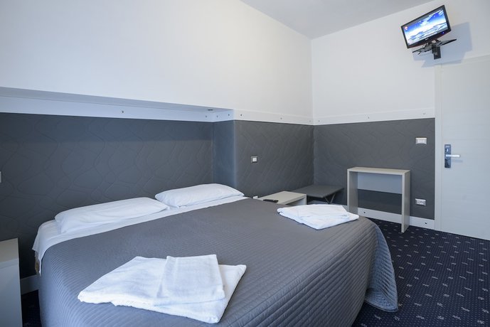 Imagen de la habitación del Hotel Rubino. Foto 18