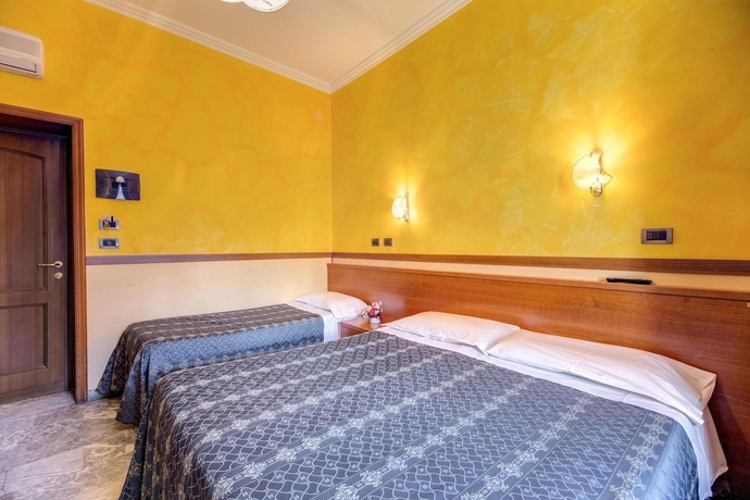 Imagen de los exteriores del Hotel Rubino Guest House. Foto 7