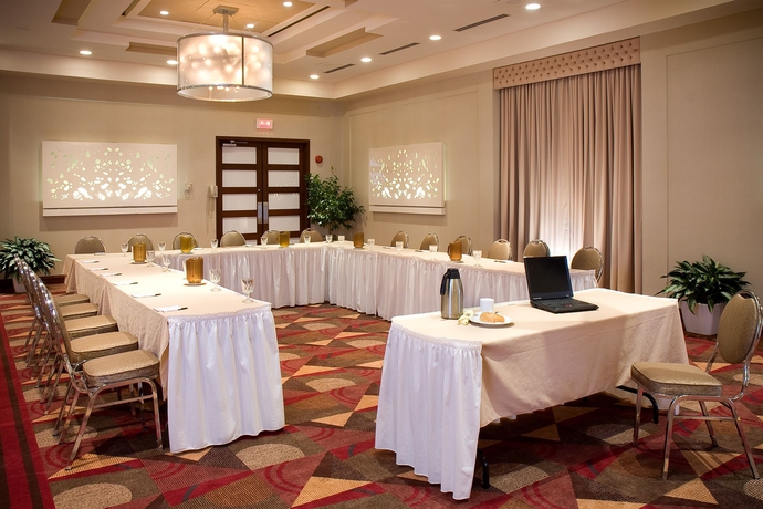 Imagen de los interiores del Hotel Ruby Foo's. Foto 5