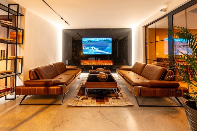 Imagen de los interiores del Hotel Ruby Pristina. Foto 13