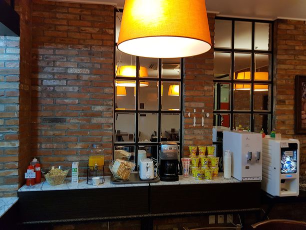 Imagen del bar/restaurante del Hotel Ruby Tourist Wolmido. Foto 4