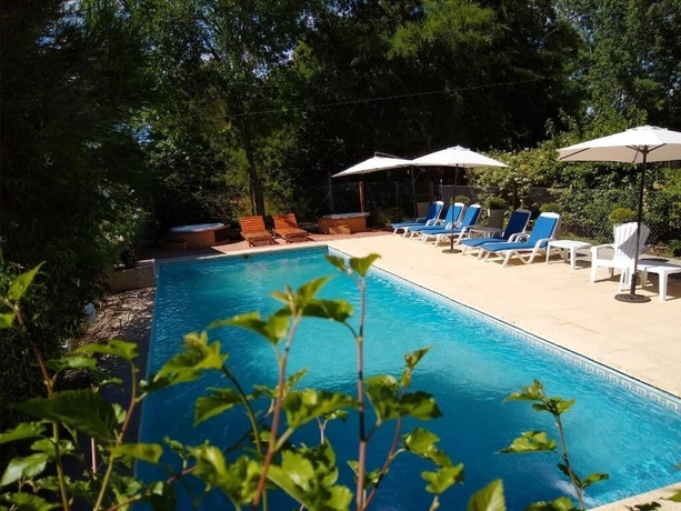 Imagen de la piscina del Hotel Ruca Lemu. Foto 18