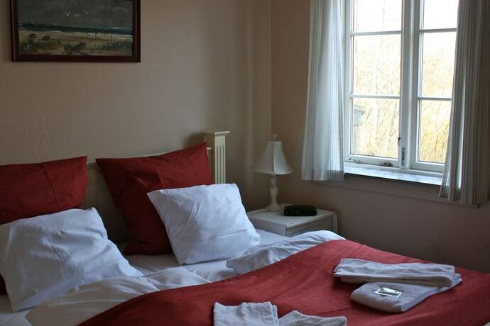 Imagen de la habitación del Hotel Rudb&oslash;l Gr&aelig;nsekro. Foto 18