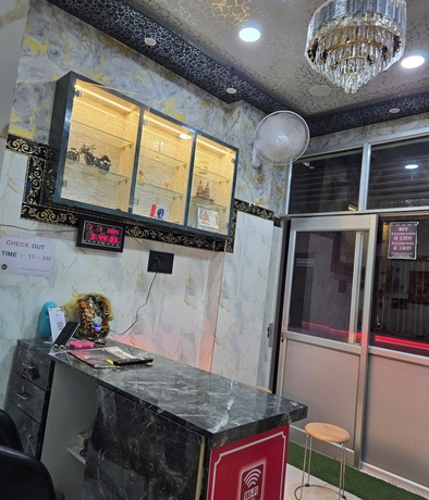 Imagen de los interiores del Hotel Rudra PGH - just near Temple and Ghats. Foto 14