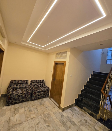 Imagen de los interiores del Hotel Rudra PGH - just near Temple and Ghats. Foto 16