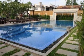 Imagen de la piscina del Hotel Ruean Phae Royal Park. Foto 12