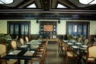 Imagen del bar/restaurante del Hotel Ruean Phae Royal Park. Foto 5